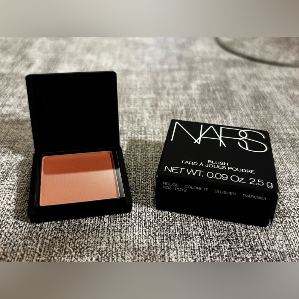 NARS blush fard a joues poudre behave New